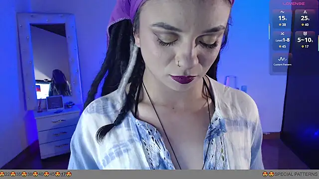 Snapshot of elapetitie chatting on 11, 11, 2025 elapetitie online show from 11, 11, 2025