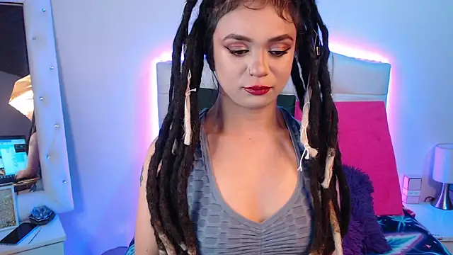 Snapshot of elapetitie chatting on 30, 11, 2025 elapetitie online show from 30, 11, 2025