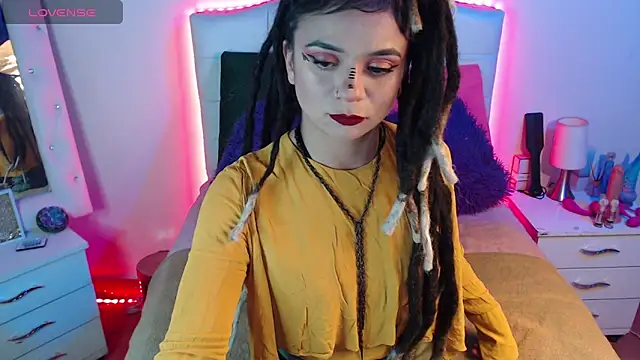 Snapshot of elapetitie chatting on 4, 12, 2025 elapetitie online show from 4, 12, 2025