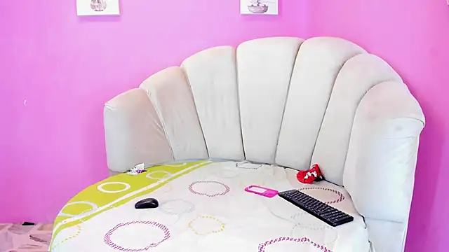 LadyandMaverick online show from 2, 10, 2025