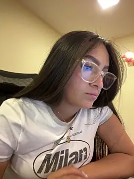 Alyha Cortes online show from 16, 4, 2026