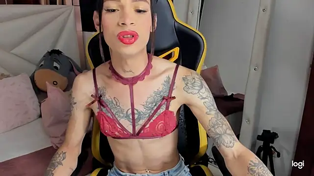 Snapshot of sara_slut21 chatting on 31, 12, 2024 sara slut21 online show from 31, 12, 2024