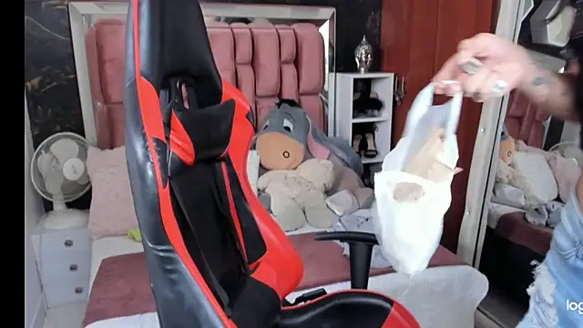 Snapshot of sara_slut21 chatting on 28, 1, 2025 sara slut21 online show from 28, 1, 2025