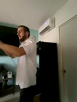 Snapshot of Alexitho25 chatting on 8, 10, 2025 Alexitho25 online show from 8, 10, 2025