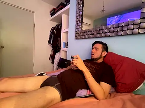 Snapshot of Alexitho25 chatting on 2, 11, 2025 Alexitho25 online show from 2, 11, 2025