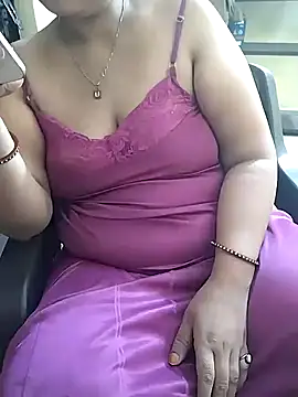 Snapshot of Diya-Sharmaa chatting on 5, 10, 2025 Diya-Sharmaa online show from 5, 10, 2025