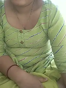 Snapshot of Diya-Sharmaa chatting on 13, 10, 2025 Diya-Sharmaa online show from 13, 10, 2025