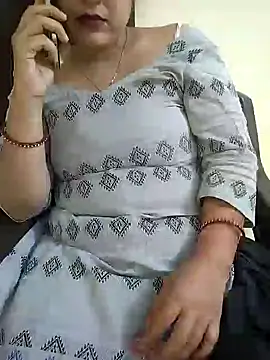 Snapshot of Diya-Sharmaa chatting on 15, 10, 2025 Diya-Sharmaa online show from 15, 10, 2025