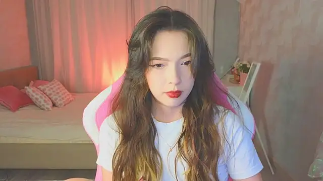 Snapshot of yuna_sunshy chatting on 8, 9, 2025 yuna sunshy online show from 8, 9, 2025
