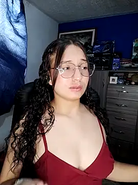 Mia   15 online show from 21, 10, 2025