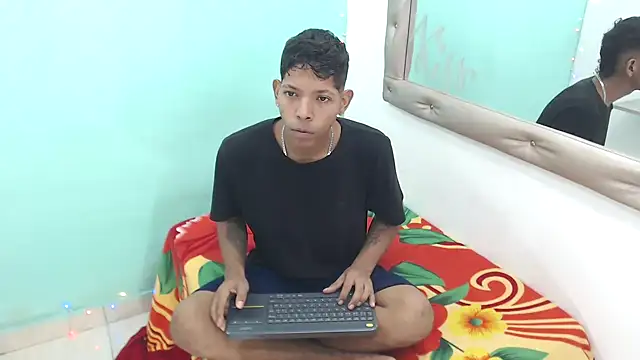 Snapshot of kloe_matias chatting on 2, 10, 2025 kloe matias online show from 2, 10, 2025