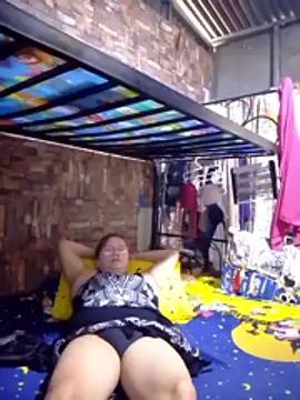 SexyHottMom online show from 2, 4, 2026