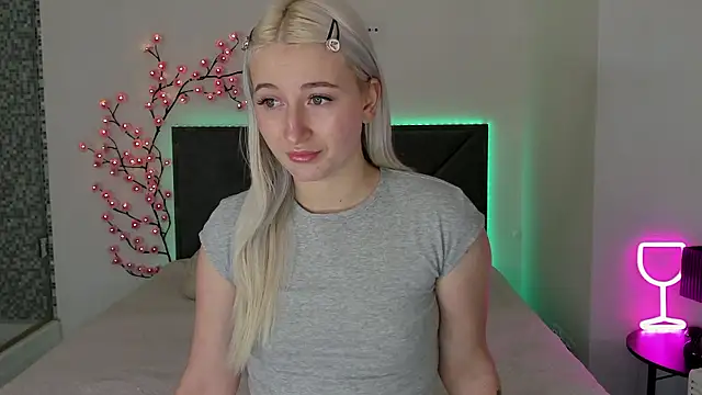 HollyTailors online show from 14, 1, 2026