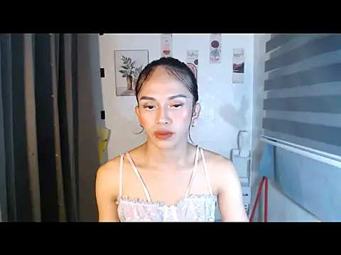 LauraSoHot online show from 10, 9, 2025