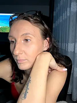 Snapshot of Emilia_Mausi chatting on 1, 12, 2025 Emilia Mausi online show from 1, 12, 2025