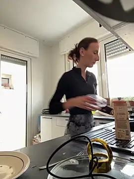 Emilia Mausi online show from 9, 3, 2026