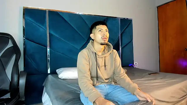 AxelAndJeremy online show from 25, 11, 2025