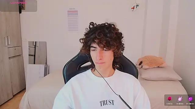 Snapshot of Nude_Boy18 chatting on 17, 2, 2026 Nude Boy18 online show from 17, 2, 2026