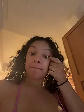 Snapshot of allybluee777 chatting on 4, 6, 2026 allybluee777 online show from 4, 6, 2026