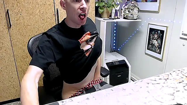 Snapshot of sakiramissy chatting on 6, 10, 2025 sakiramissy online show from 6, 10, 2025