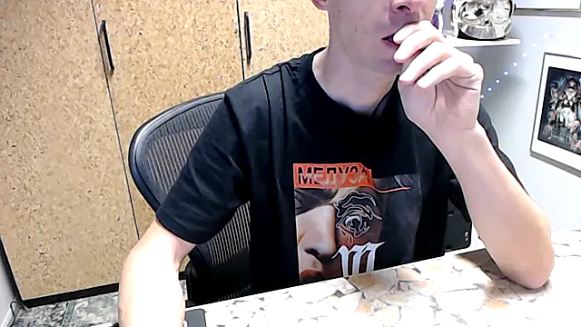 Snapshot of sakiramissy chatting on 10, 10, 2025 sakiramissy online show from 10, 10, 2025