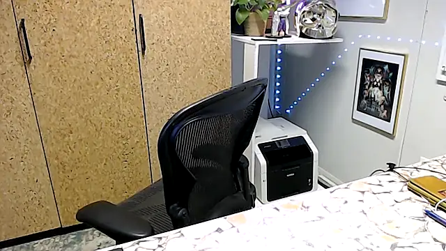 Snapshot of sakiramissy chatting on 14, 10, 2025 sakiramissy online show from 14, 10, 2025