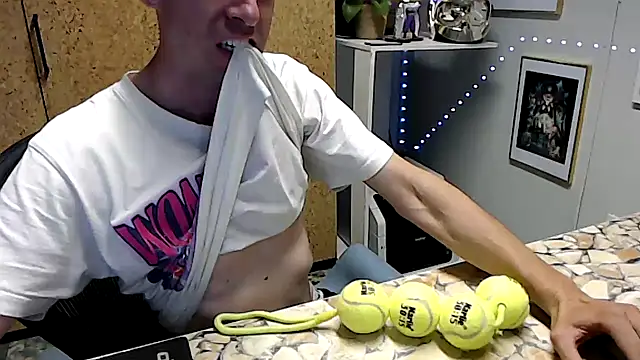 Snapshot of sakiramissy chatting on 15, 10, 2025 sakiramissy online show from 15, 10, 2025