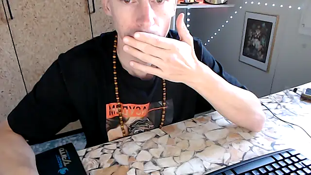 Snapshot of sakiramissy chatting on 4, 11, 2025 sakiramissy online show from 4, 11, 2025