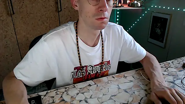 Snapshot of sakiramissy chatting on 18, 11, 2025 sakiramissy online show from 18, 11, 2025