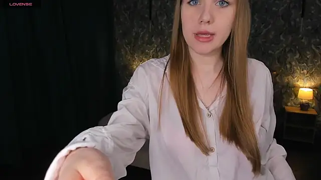 OdellaFrake online show from 17, 11, 2025