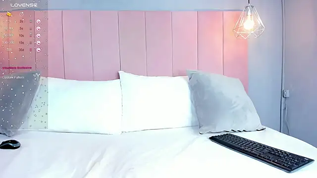 Snapshot of Cloe_Black chatting on 1, 10, 2025 Cloe Black online show from 1, 10, 2025