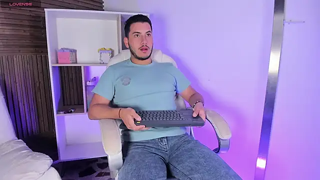 Axel grey  online show from 8, 11, 2025