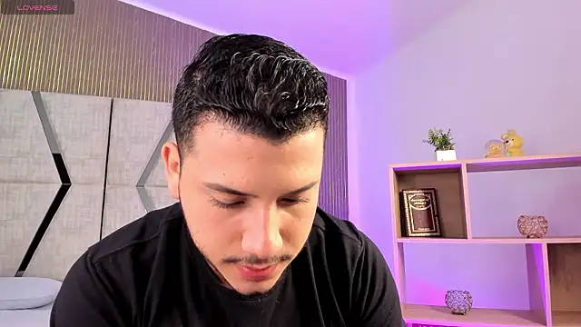 Axel grey  online show from 6, 3, 2026