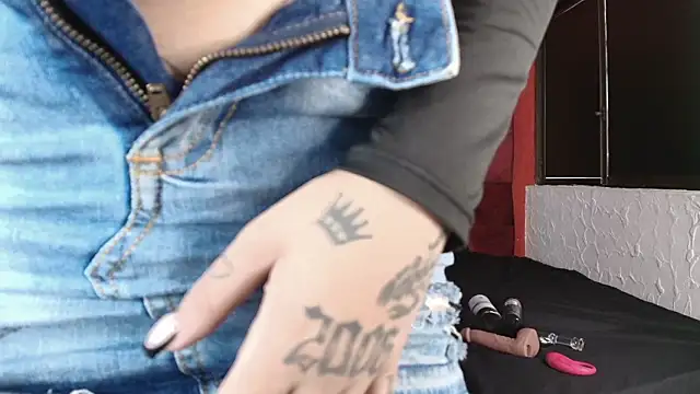 Snapshot of LilithVibe_ chatting on 2, 2, 2026 LilithVibe online show from 2, 2, 2026