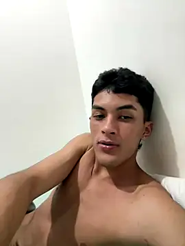 Snapshot of Tylerffoxx chatting on 14, 10, 2025 Tylerffoxx online show from 14, 10, 2025