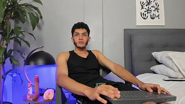 Tylerffoxx online show from 11, 7, 2026