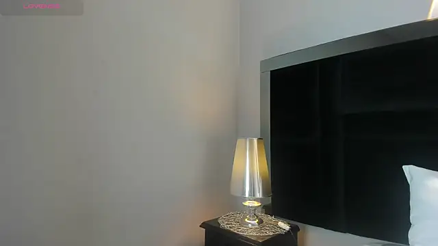 CarolineLee  online show from 26, 3, 2026