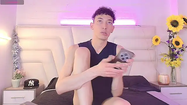 Snapshot of Ashton_Myers chatting on 6, 11, 2025 Ashton Myers online show from 6, 11, 2025