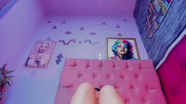 Megan Luxe online show from 30, 11, 2025