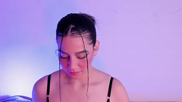 Megan Luxe online show from 22, 2, 2026