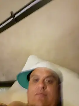 Snapshot of 825Danie chatting on 6, 11, 2025 825Danie online show from 6, 11, 2025