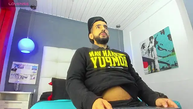 Yiyo10  online show from 4, 2, 2026