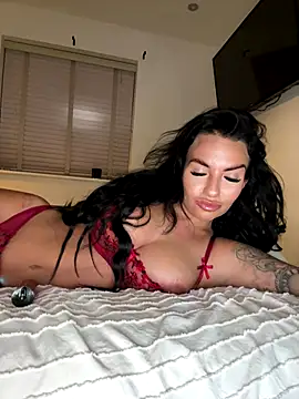 Snapshot of BELLABLACKXUK chatting on 16, 12, 2025 BELLABLACKXUK online show from 16, 12, 2025