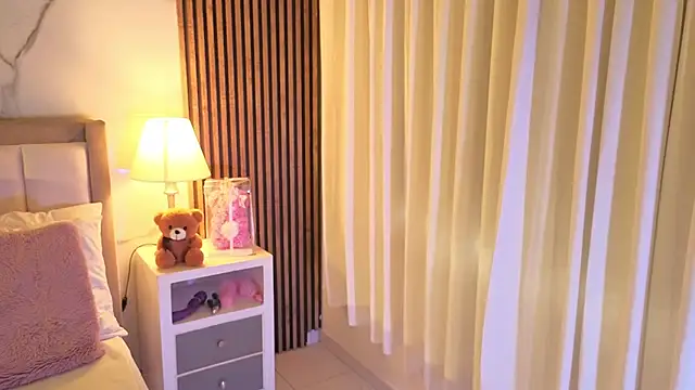 LunaRosse  online show from 10, 10, 2025