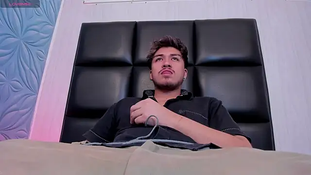 Snapshot of juanmechanic_ chatting on 13, 2, 2026 juanmechanic online show from 13, 2, 2026