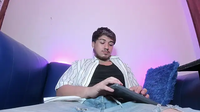 Snapshot of juanmechanic_ chatting on 19, 2, 2026 juanmechanic online show from 19, 2, 2026