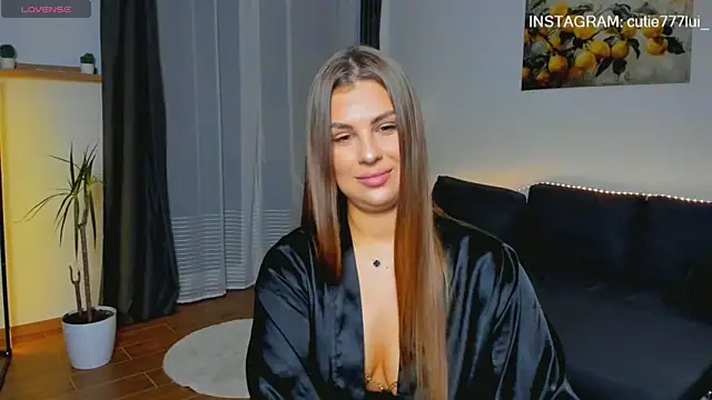 Cutie Lui online show from 10, 11, 2025