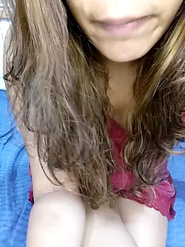 Snapshot of blueeyegirl22 chatting on 22, 10, 2025 blueeyegirl22 online show from 22, 10, 2025