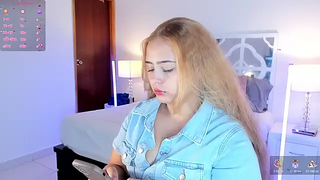 MikaelaStone online show from 14, 12, 2025