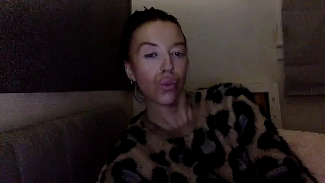 Snapshot of Bellababexox chatting on 5, 7, 2026 Bellababexox online show from 5, 7, 2026